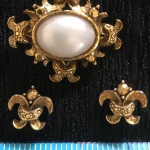 earrings and lapel pin, fleur de le design, retro